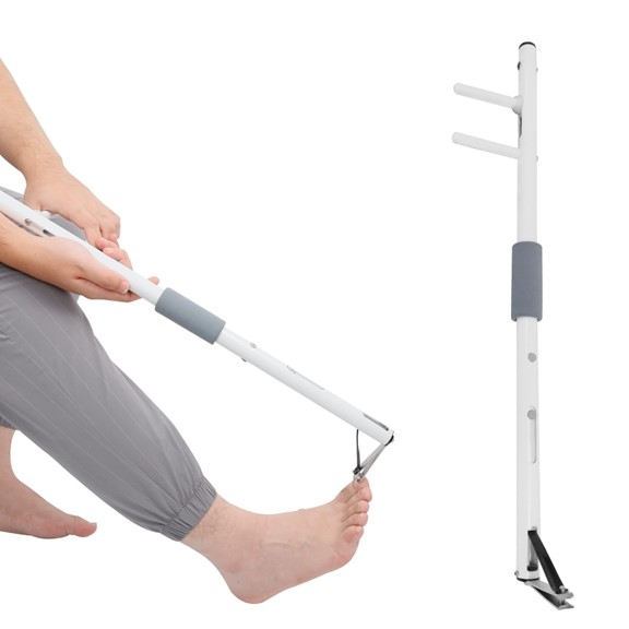 Long handle toenail clippers with ergonomic grip for seniors in New York
